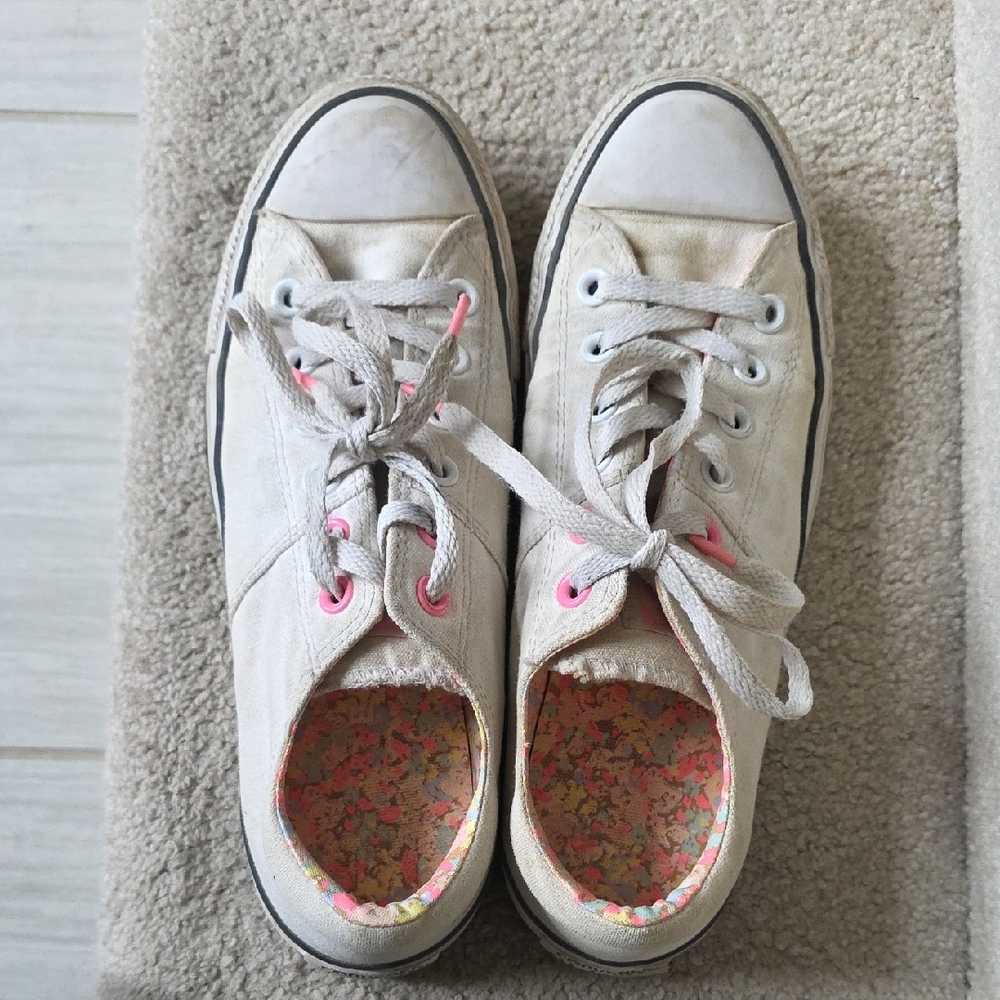 Casual Women's White Canvas Sneakers with Pink Accents